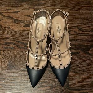 Valentino Rockstud pumps in navy blue. Comes with original shoebox.